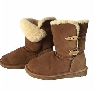 BearPaw Abigail Winter Suede Toggle Boots